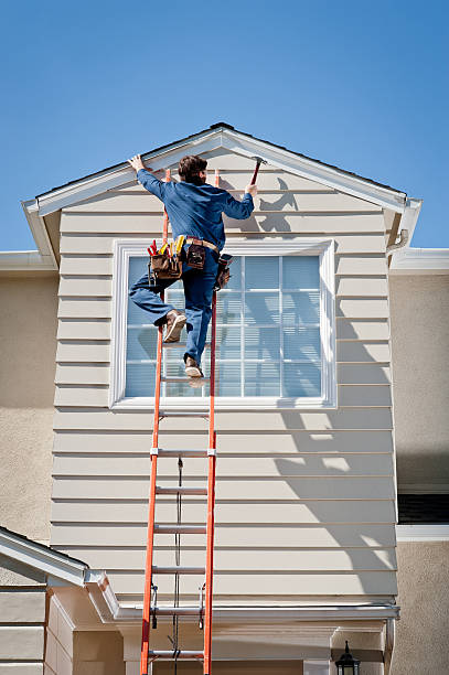 How To Choose The Right Materials for Your Siding Installation in 'Sneads, FL